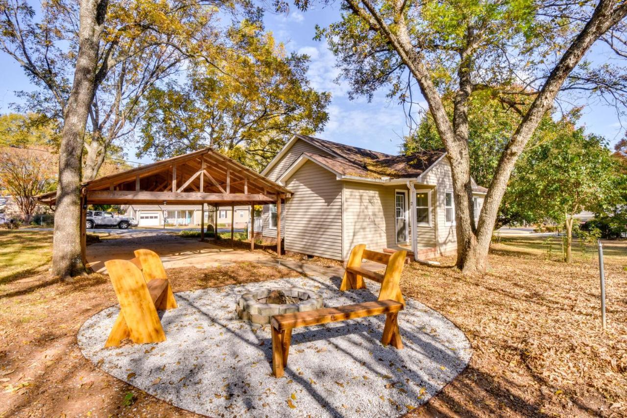 Tranquil Travelers Rest Home With Fire Pit! Esterno foto